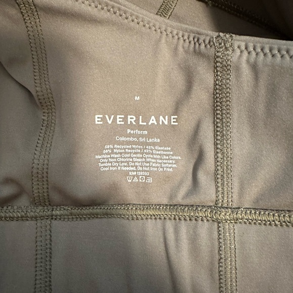 Everlane Perform Cross Back Bra/Crop Top - Picture 5 of 5